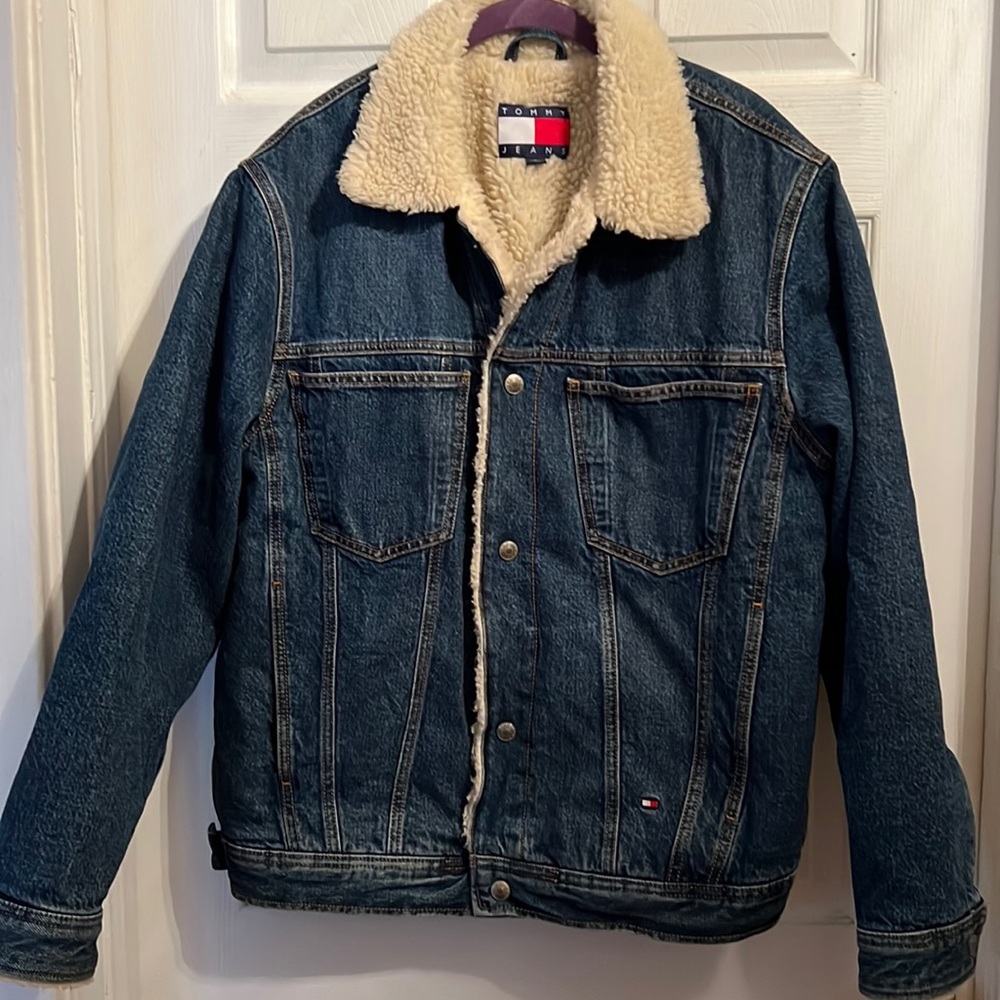 TOMMY HILFIGER SIZE M JEAN JACKET